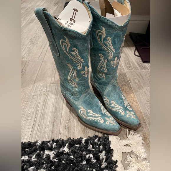 New without Box Women’s Corral Turquoise Cowboy Boots - Picture 2 of 7